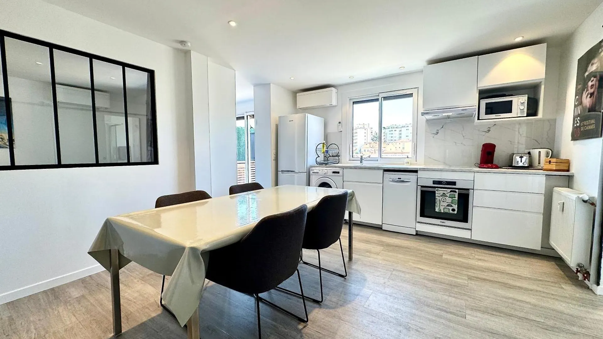 LE SAINT-JEAN - SPLENDIDE APPARTEMENT AVEC TERRASSE VUE SUR CANNES - 3P - A 5min A PIED DU CENTRE VILLE France